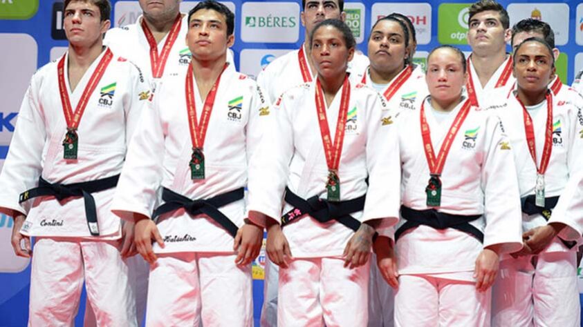 A equipe mista de judô passará a noite lutando, a partir das 23h. Vale medalha. 