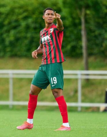 Felix Uduokhai - Posição: Zagueiro - Idade: 23 anos - Clube: Augsburg
