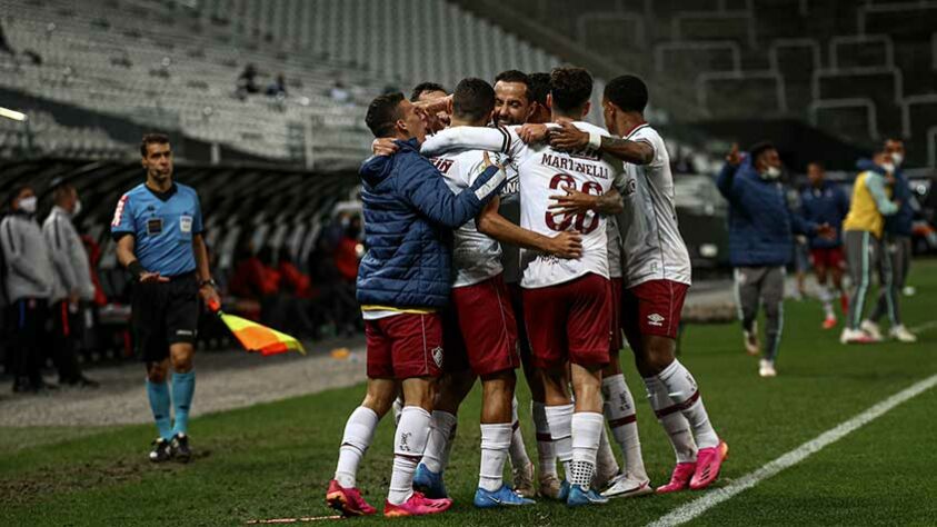 12º colocado – Fluminense (17 pontos) – 13 jogos / 0.41% de chances de título; 16.6% para vaga na Libertadores (G6); 9.5% de chances de rebaixamento.