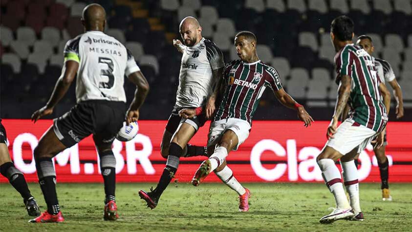 Em jogo válido pela décima rodada do Brasileirão, o Fluminense empatou com o Ceará nesta quarta, no Estádio Vasco da Gama. A partida, apesar de não ter gols de nenhum dos lados, foi marcada pela atuação de Caio Paulista e saída de Fred, que se machucou. Confira a nota dos jogadores a seguir. (Por Ana Daróz; anapereira@lancenet.com.br)