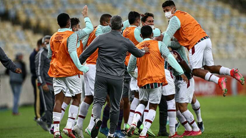 O Fluminense conseguiu a classificação para as quartas de final da Copa do Brasil ao vencer o Criciúma por 3 a 0 com um gol de cabeça de Manoel, expulso na segunda etapa, e uma boa parceria entre os 'Moleques de Xerém' Gabriel Teixeira e Luiz Henrique. O LANCE! traz as notas e os destaques da partida. Por Rafael Bizarelo (rafaelmelo@lancenet.com.br)