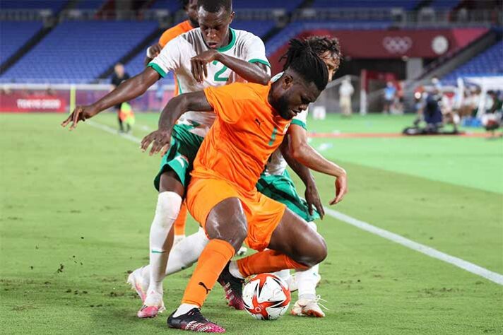 Destaques marfinenses: Franck Kessié (foto), Eric Bailly e Amad Diallo.