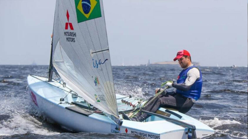 Jorge Zarif ficou em 13º na segunda regata da categoria finn.