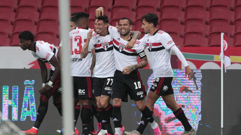 16º colocado – São Paulo (8 pontos) – 10 jogos / 0.17% de chances de título; 5.2% para vaga na Libertadores (G6); 39.9% de chance de rebaixamento.