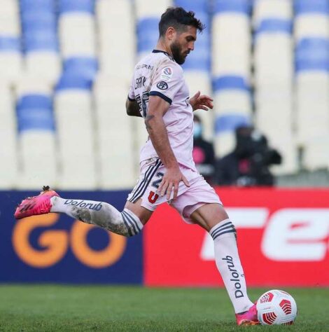 ESQUENTOU - Com uma das melhores médias de gol por jogo na América do Sul, o atacante Joaquín Larrivey, da Universidad de Chile, artilheiro do time na atual edição do Campeonato Chileno e vice-artilheiro da competição com cinco gols em nove partidas, foi sondado por Corinthians, Ceará, Fortaleza e Bahia. O jogador fica livre no mercado no fim de 2021.