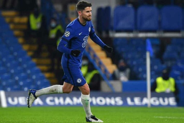 ESQUENTOU - O Barcelona já analisa o mercado para o próximo ano. O clube teria se reunido com o agente de Jorginho, do Chelsea, para conversar sobre o futuro do meia, segundo o portal ‘Tuttomercato’. O jogador de 30 anos encerra seu contrato com os Blues ao fim desta temporada.