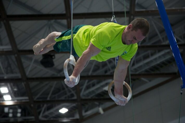 Arthur Zanetti está na final das argolas. Medalhista de ouro no Rio em 2016, o ginasta brasileiro conseguiu uma nota de 14,900 nas argolas e ficou em quinto lugar na classificação geral.