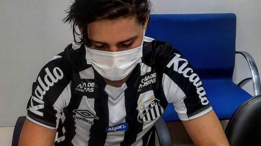 Dia do Mercado - FECHADO - Após sete meses, o sonho do meia boliviano Luis Zeballos de vestir a camisa do Santos chegou ao fim. Na semana passada, ele foi informado pelo supervisor das categorias de base do Peixe, Felipe Gil, que não seria aproveitado na equipe sub-20 e o jogador não treina mais no clube.