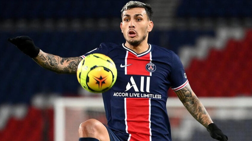 FECHADO - O Paris Saint-Germain acionou a renovação automática de contrato do Leandro Paredes, segundo o jornal francês L'Équipe. Agora, o contrato do meio-campista vai até 2024,