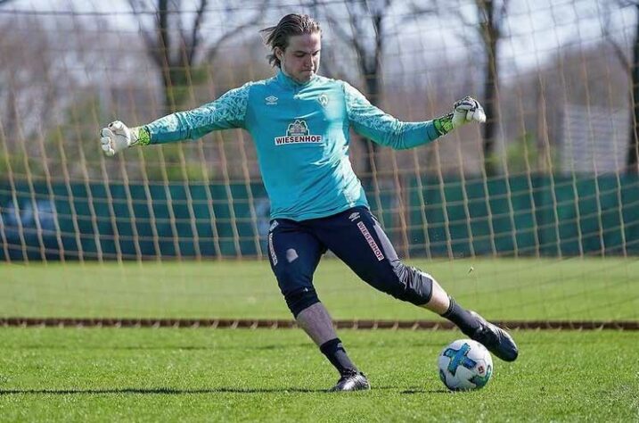 Luca Plogmann - Posição: Goleiro - Idade: 21 anos - Clube: Werder Bremen