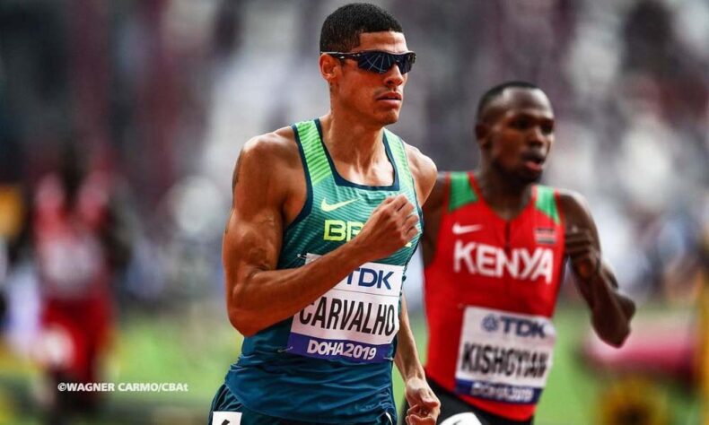 Lucas Carvalho participa das eliminatórias dos 400m a partir das 22h45. 