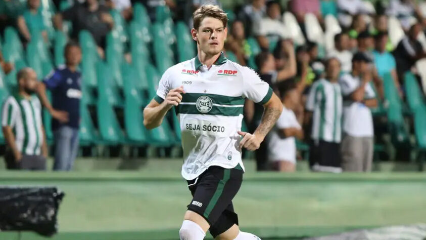 FECHADO - O Santos acertou a contratação do meia Luiz Henrique, de 22 anos, que estava no Coritiba. A negociação envolve dívidas do time paranaense com o Peixe em relação às contratações de Cléber Reis e Rafael Longuine. O jogador, a princípio, atuará pelo Sub-23 do Peixe.