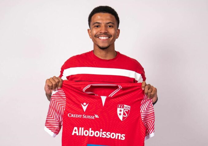 FECHADO - O brasileiro Marquinhos Cipriano estipulou as metas que pretende bater com a camisa do Sion-SUI. O jogador tem 22 anos e está por emprestado pelo Shakhtar Donetsk até o final da temporada. O jogador contou que um dos objetivos é ter mais minutos em campo. Após buscar referências sobre a nova casa, o jogador mostrou empolgação com o novo desafio.