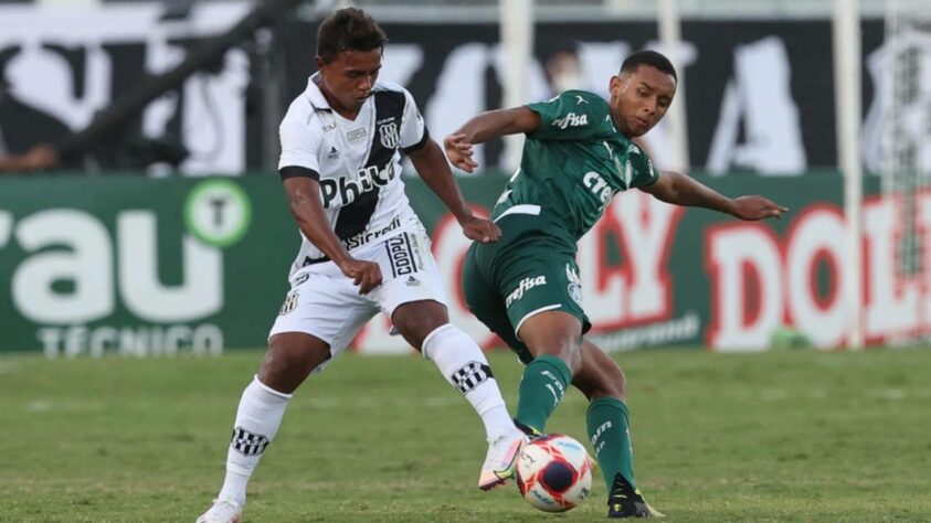 FECHADO - Inscrito pelo Palmeiras para fase de oitavas de final da Libertadores, o zagueiro Michel acertou sua renovação de contrato com o Verdão nesta terça-feira (13), com novo vínculo até 2026. O antigo acordo do jovem de 18 anos era válido até o final de 2023.