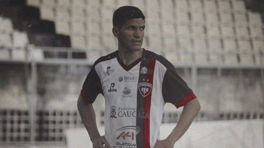 Atacante: Magno Alves - Idade: 45 anos - Clube: Caucaia.