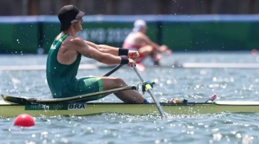 O brasileiro Lucas Verthein ficou fora na final do remo olímpico após chegar em quinto lugar na semifinal do single skiff.