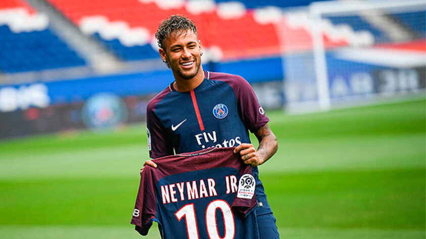 2017/18 - Neymar - Barcelona - 222 milhões de euros