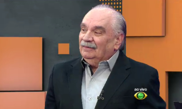 Após seis anos de contrato, a Band não renovou com o comentarista Paulo Roberto Martins, o Morsa, que fazia parte do time de jornalistas do "Jogo Aberto".