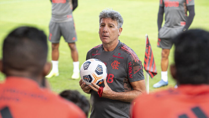 Renato Gaúcho: ele sempre deixou claro o sonho de treinar o Flamengo. Após passagem vitoriosa pelo Grêmio, a oportunidade de treinar o Rubro-Negro surgiu em 2021. Porém, os vice-campeonatos na Libertadores e no Brasileirão levaram a sua demissão pouco menos de seis meses depois de sua chegada.