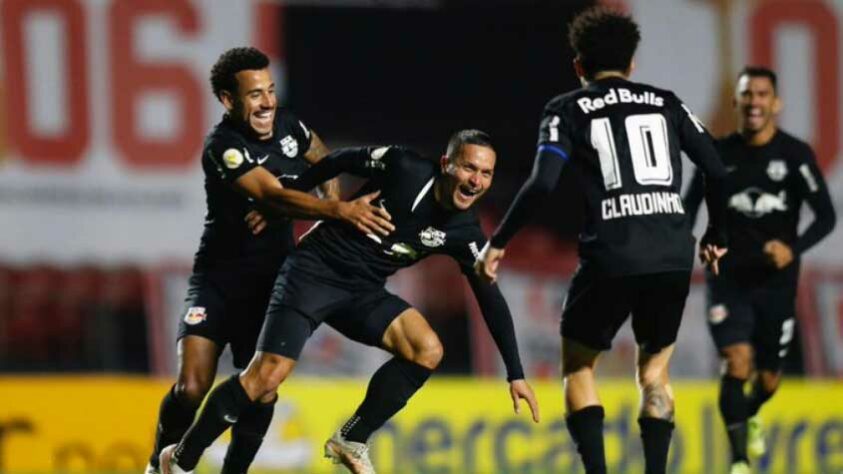 RB Bragantino - Sobe: Cresceram muito no segundo tempo e conseguiram virar o jogo mesmo atuando fora de casa e com um primeiro tempo de leve domínio são paulino / Desce: Muitas chances perdidas na etapa inicial e que poderiam ter deixado a partida mais tranquila para a equipe.