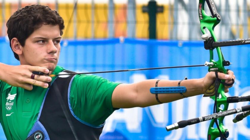 Às 21h30, a Seleção Brasileira de tiro com arco disputará as oitavas de final da competição. 