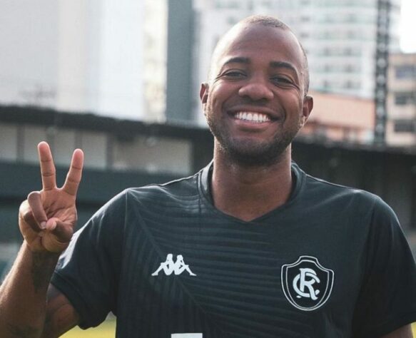 Artilheiro dos times de base do Santos, Victor Andrade despontou para o futebol brasileiro como o “Novo Robinho”. Após algumas temporadas sem destaque, o atacante está no Juventude.
