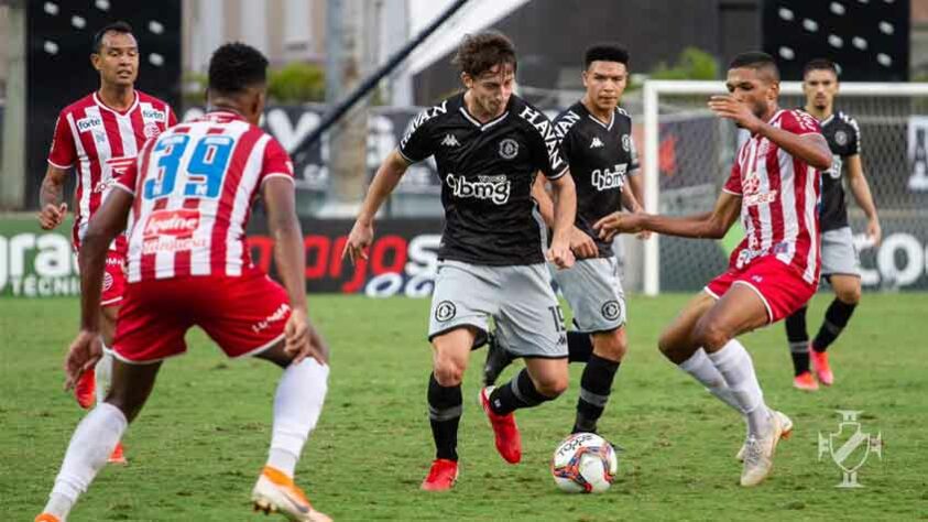 Vasco 1 x 1 Náutico - A partida foi um massacre dos pernambucanos, que na época eram os líderes da Série B. O Cruz-Maltino empatou nos acréscimos com Morato e o jogo marcou a demissão de Marcelo Cabo. 