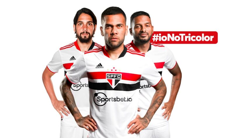 O São Paulo anunciou, nesta sexta-feira (9), o acordo com o Sportsbet.io como novo patrocinador máster do clube. Sendo assim, o LANCE! mostra todos os patrocínios máster do clube desde 1982, quando as camisas passaram a ser patrocinadas.
