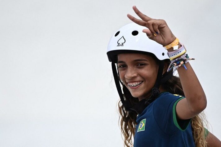 A jovem Rayssa Leal, a Fadinha, de apenas 13 anos, se tornou a brasileira mais jovem a conquistar uma medalha olímpica na história. Ele ficou com a prata no skate street. A japonesa  Momiji Nishiya ficou com o ouro. Outra japonesa, Funa Nakayama completou o pódio.