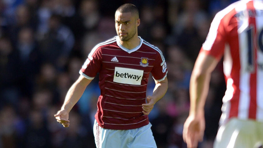 Winston Reid - Clube: West Ham - Seleção: Nova Zelândia - Posição: Zagueiro - Idade: 33 anos - Valor segundo o Transfermarkt: 1,05 milhões de euros (aproximadamente R$ 6,35 milhões)