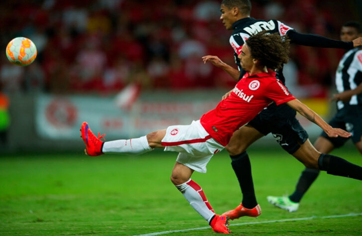 Com um placar agregado de 5 a 3, o Internacional eliminou o Atlético-MG nas oitavas da Libertadores de 2015.