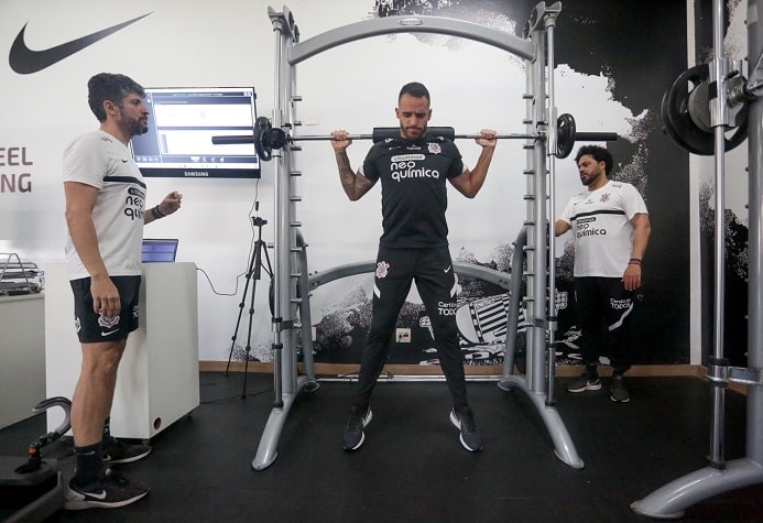 Renato trabalhou com os fisioterapeutas Caio Mello e Luciano Rosa no Lab R9.