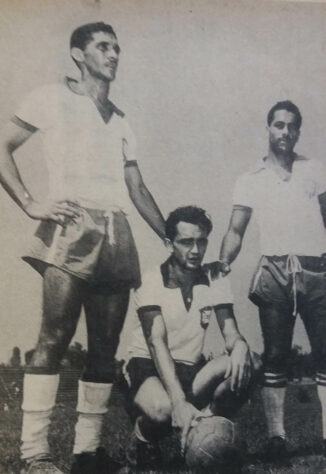 Larry (agachado) foi o grande destaque do Brasil em Helsinque, na primeira vez que a Seleção participou do futebol em uma Olimpíada. O Brasil foi eliminado na primeira fase. Larry era jogador do Fluminense.