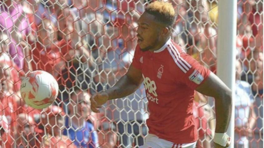 Britt Assombalonga (28 anos) - Último clube: Middlesbrough - Sem contrato desde: 01/07/2021 - Valor: 3 milhões de euros