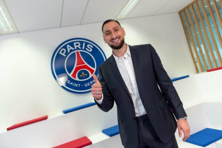 Gianluigi Donnarumma - italiano (goleiro do Paris Saint-Germain) - Contrato com o clube francês até junho de 2026 - Valor de mercado: 65 milhões de euros (R$ 341,9 milhões)