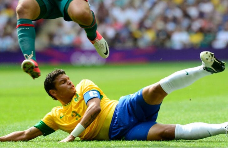 Nos Jogos Olímpicos de 2012, THIAGO SILVA foi chamado para reforçar a Seleção olímpica mais uma vez. O zagueiro foi titular e capitão da equipe de Mano Menezes.