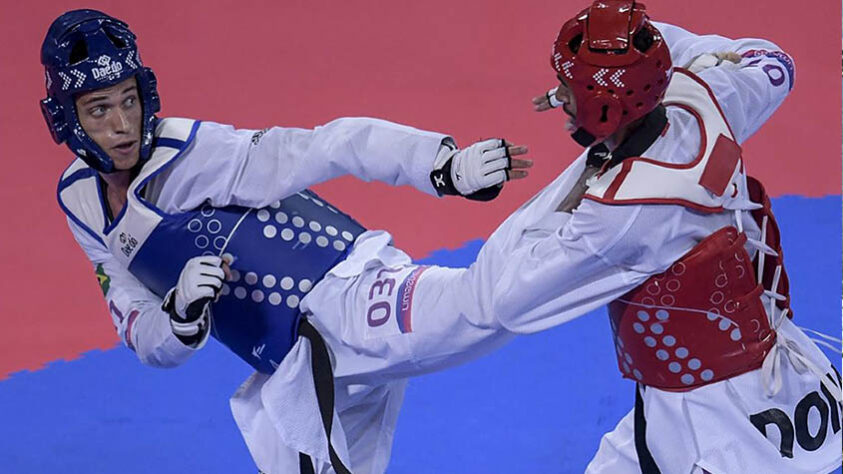 Ícaro Miguel, do taekwondo, estreia na categoria de até 80 kg, contra um italiano, às  22h15. Se for avançando, ganhará medalha pela manhã. 