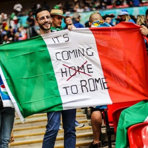 Na decisão por pênaltis, a Itália superou a Inglaterra e conquistou a Eurocopa pela segunda vez. Nas redes sociais, os torcedores ironizaram a famosa frase "o futebol está indo para casa". Confira os memes! (Por Humor Esportivo)