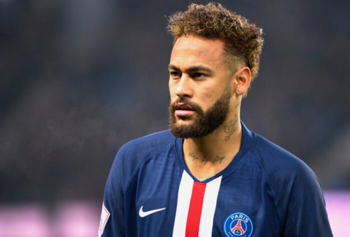 Neymar (atacante) - Atualmente joga no PSG.