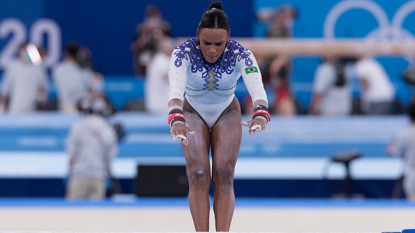 GINÁSTICA - Rebeca Andrade conquistou a medalha de ouro para o Brasil no salto! A brasileira fez ótimos saltos, terminou com 15.033, no lugar mais alto do pódio!