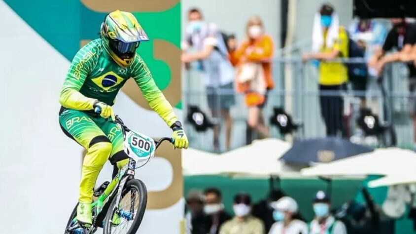 No ciclismo BMX, Renato Rezende não conseguiu classificação para a final. O brasileiro fez uma boa primeira corrida, mas acabou tendo uma queda na segunda, que atrapalhou o resultado. O brasileiro ficou em 7º na bateria que disputou, na qual só quatro avançavam.