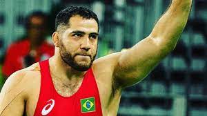 Wrestling: Eduard Soghomonyan participa das oitavas e das quartas da luta greco-romana a partir das 23h. No mesmo horário, Aline Silva participa, também nas oitavas e quartas, do estilo livre. 