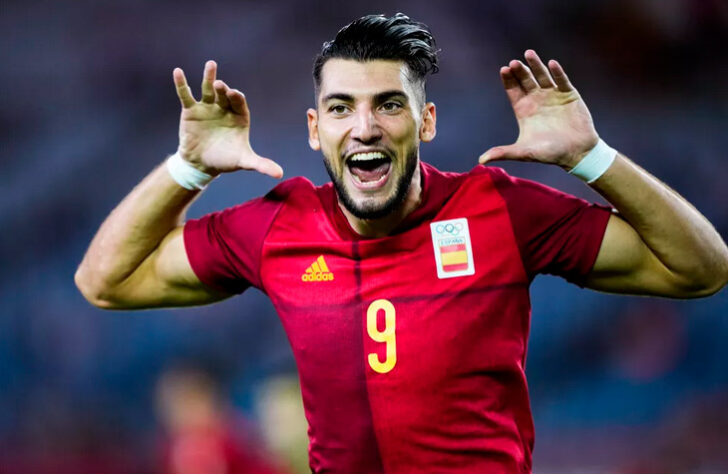 Atacante: Rafa Mir - Idade: 24 anos - Clube: Wolverhampton - Situação na equipe olímpica: reserva - Valor de mercado segundo o Transfermarkt: 12 milhões de euros (aproximadamente 73,78 milhões de reais).