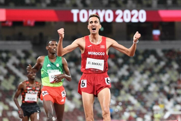 ATLETISMO - Soufiane El Bakkali conquistou a medalha de ouro na prova dos 3.000m com barreiras e se tornou o primeiro marroquino campeão olímpico desde 2004.