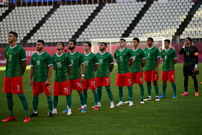México - A seleção mexicana entrou em campo para tentar parar o ataque brasileiro, buscando uma jogada rápida no contra-ataque. Não levou perigo e ainda deu brechas ao Brasil.