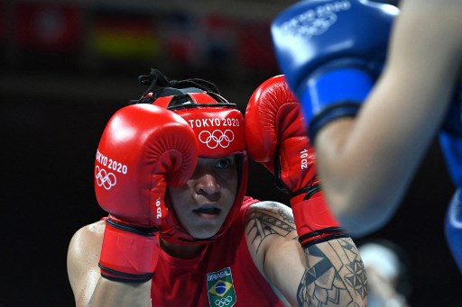 BOXE - Mais uma medalha garantida para o Brasil, desta vez foi a peso-leve (até 60kg) Beatriz Ferreira, que derrotou a uzbeque Raykhona Kodirova nas quartas de final do boxe olímpico por decisão unânime da arbitragem.