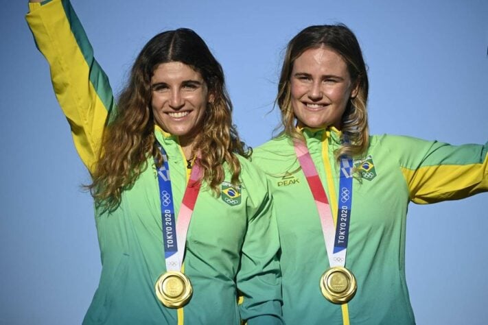 VELA - Com o bicampeonato olímpico, Martine Grael e Kahena Kunze entraram para uma seleta lista de 15 atletas brasileiros com duas medalhas de ouro e igualaram os velejadores Torben Grael, Marcelo Ferreira e Robert Scheidt.