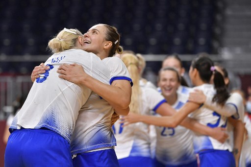 Handebol feminino: atual campeão, o Comitê Olímpico Russo joga contra a Noruega, às 9h, pela semifinal. A outra será entre as meninas da França e da Suécia, às 5h. 