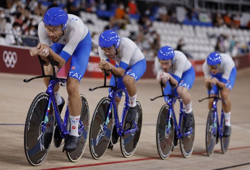 No ciclismo de pista, quem levou a melhor foi a Itália, que conquistou a medalha de ouro deixando a Dinamarca para trás na prova de perseguição. Os italianos também bateram o recorde mundial com tempo de 3m42s032. A Austrália fechou o pódio