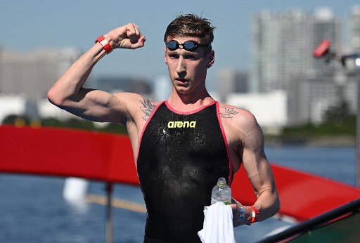 MARATONA AQUÁTICA - Campeão mundial em 2019, o alemão Florian Wellbrock foi medalhista de ouro na maratona aquática 10km masculino, pelos Jogos Olímpicos de Tóquio. Ele fechou a prova em 1h48m33s7 nesta noite, tornando-se o primeiro atleta da Alemanha a ser campeão em águas abertas nas Olimpíadas.